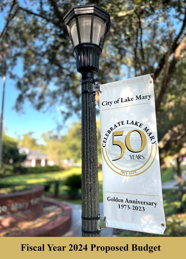 Image of streetlight with Celebrate Lake Mary 50 years banner